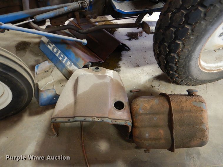 image for item IR9125 Ford 2910  tractor