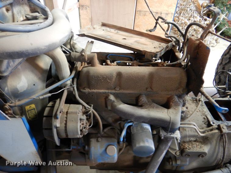 image for item IR9125 Ford 2910  tractor