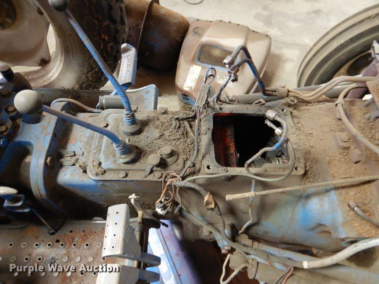 image for item IR9125 Ford 2910  tractor