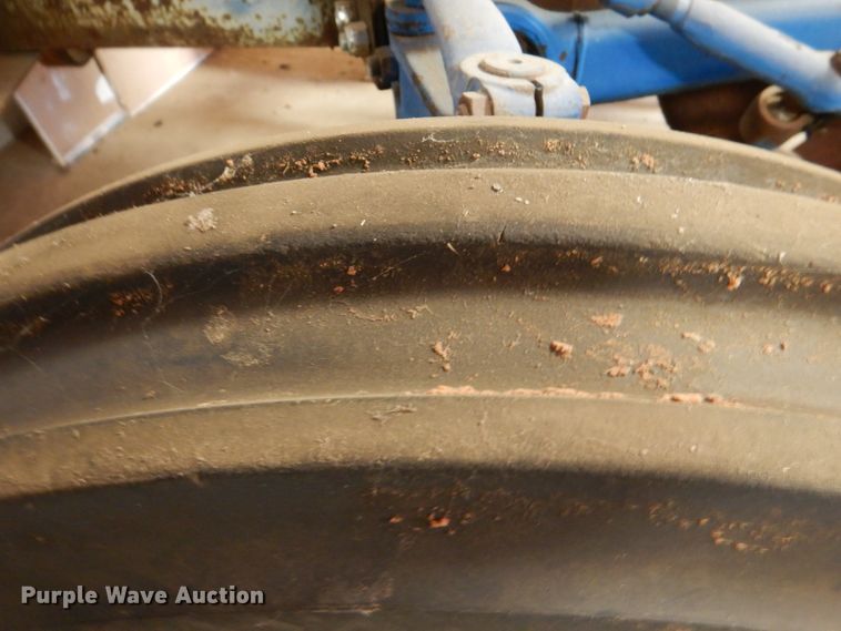 image for item IR9125 Ford 2910  tractor