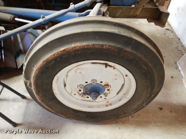 image for item IR9125 Ford 2910  tractor