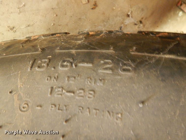 image for item IR9125 Ford 2910  tractor