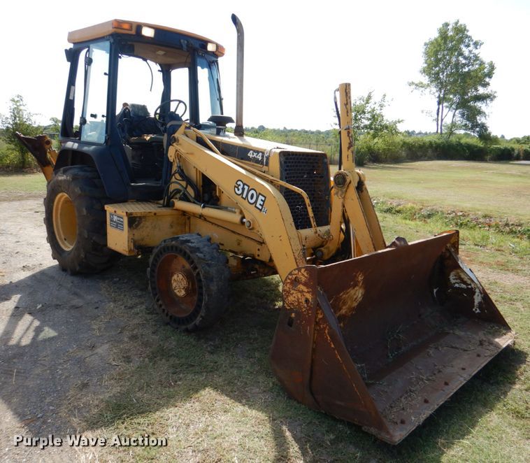 image for item IR9126 1997 John Deere 310E  backhoe