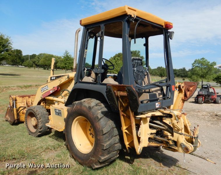image for item IR9126 1997 John Deere 310E  backhoe