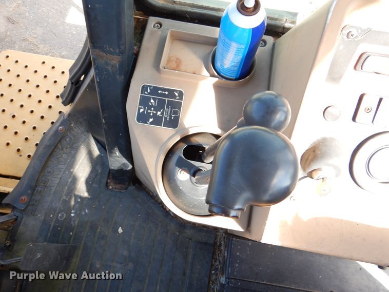 image for item IR9126 1997 John Deere 310E  backhoe