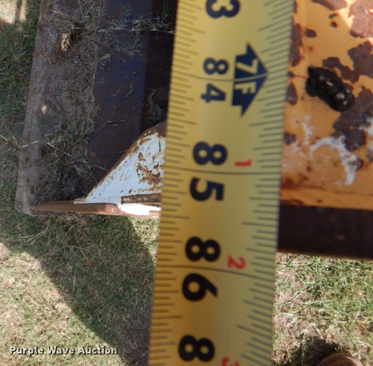 image for item IR9126 1997 John Deere 310E  backhoe