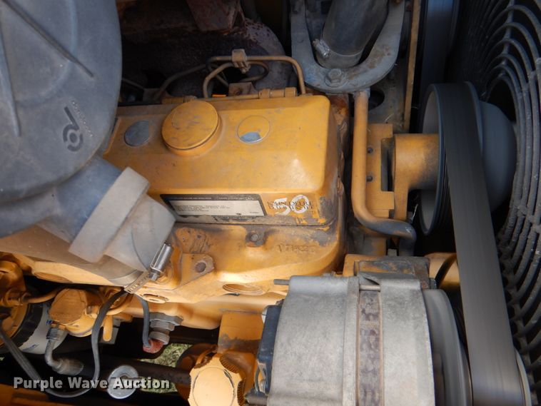 image for item IR9126 1997 John Deere 310E  backhoe