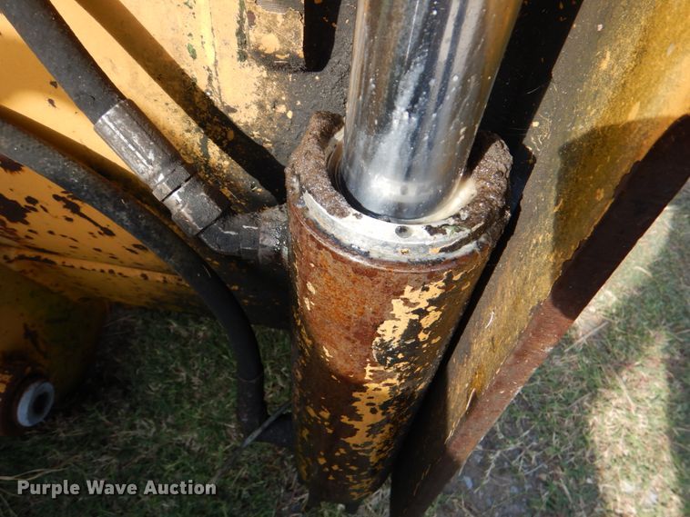 image for item IR9126 1997 John Deere 310E  backhoe