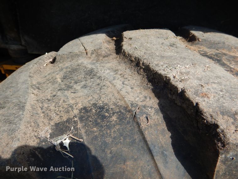 image for item IR9126 1997 John Deere 310E  backhoe