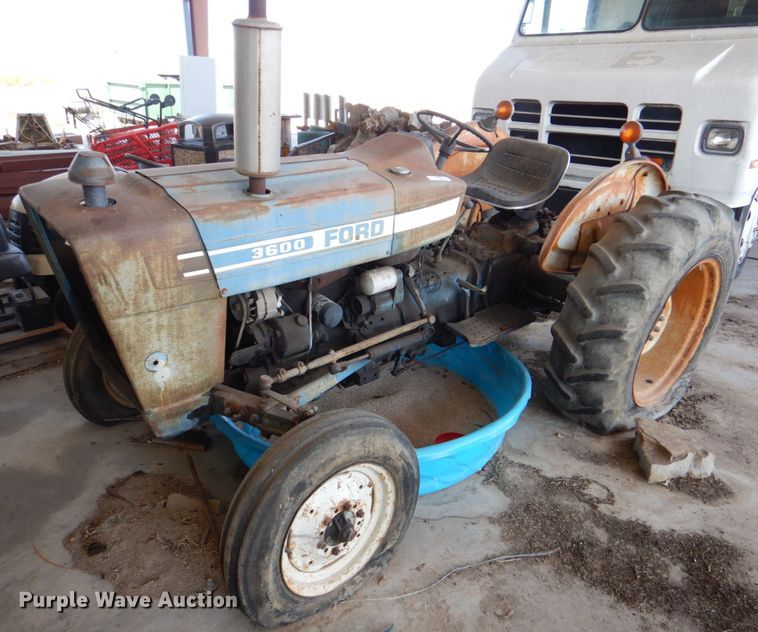 image for item IR9129 Ford 3600  tractor