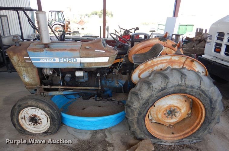 image for item IR9129 Ford 3600  tractor