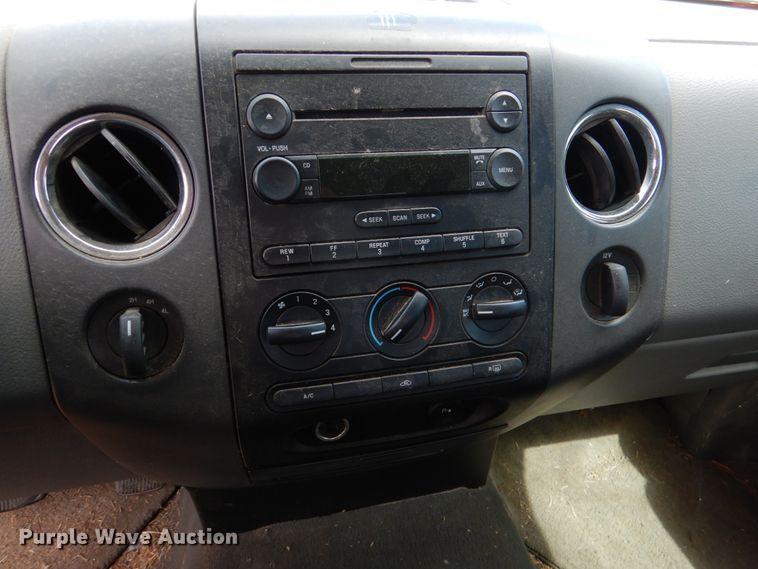 image for item IR9133 2005 Ford F150  SuperCrew pickup truck