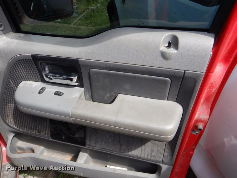 image for item IR9133 2005 Ford F150  SuperCrew pickup truck