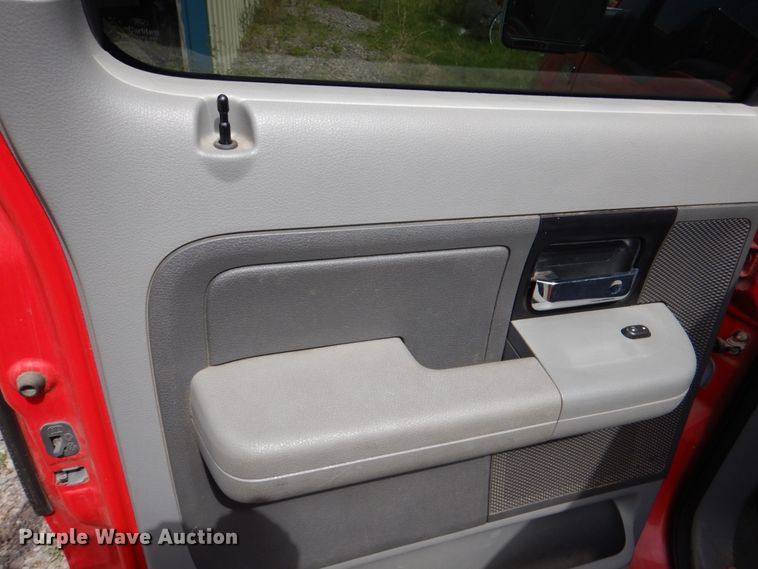 image for item IR9133 2005 Ford F150  SuperCrew pickup truck