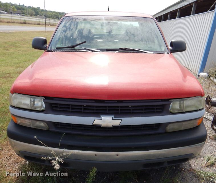 image for item IR9135 1999 Chevrolet Silverado 1500  Ext. Cab pickup truck