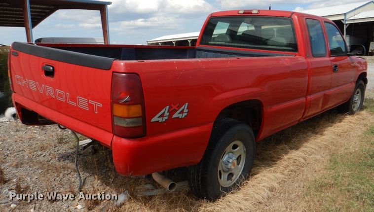 image for item IR9135 1999 Chevrolet Silverado 1500  Ext. Cab pickup truck