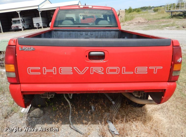 image for item IR9135 1999 Chevrolet Silverado 1500  Ext. Cab pickup truck