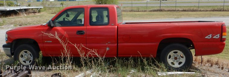 image for item IR9135 1999 Chevrolet Silverado 1500  Ext. Cab pickup truck