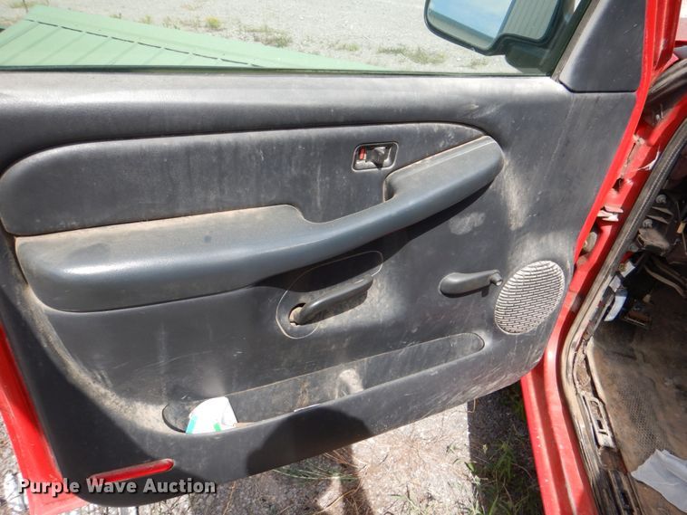 image for item IR9135 1999 Chevrolet Silverado 1500  Ext. Cab pickup truck