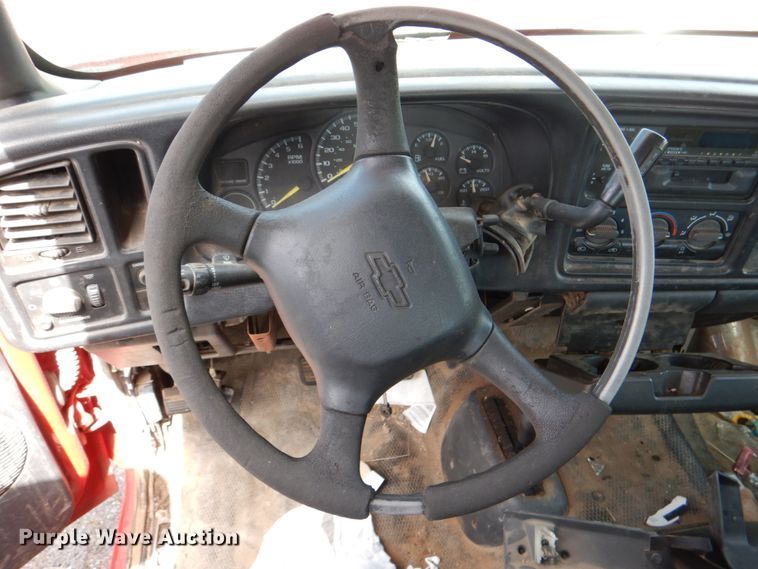 image for item IR9135 1999 Chevrolet Silverado 1500  Ext. Cab pickup truck