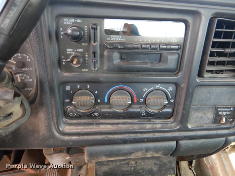 image for item IR9135 1999 Chevrolet Silverado 1500  Ext. Cab pickup truck