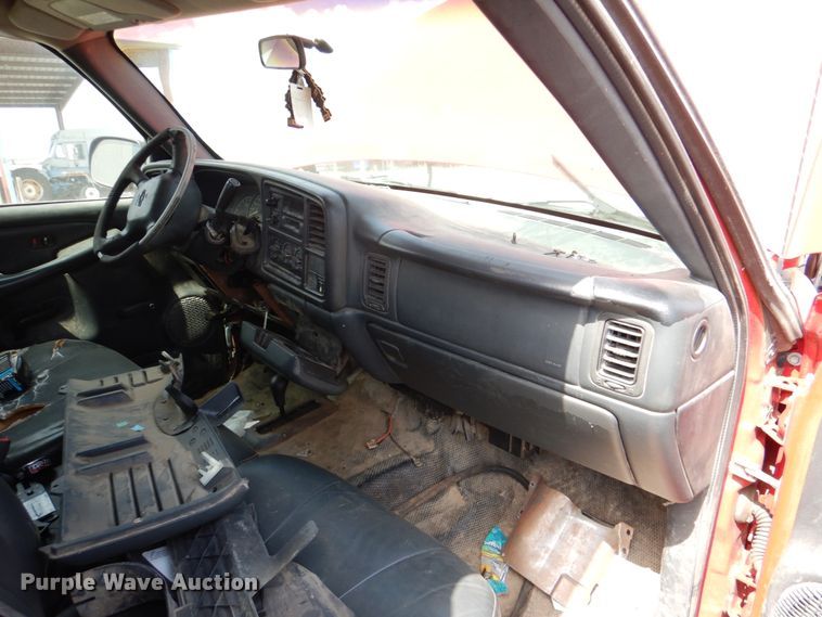 image for item IR9135 1999 Chevrolet Silverado 1500  Ext. Cab pickup truck