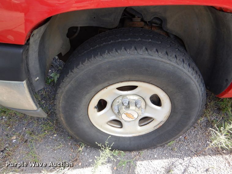 image for item IR9135 1999 Chevrolet Silverado 1500  Ext. Cab pickup truck