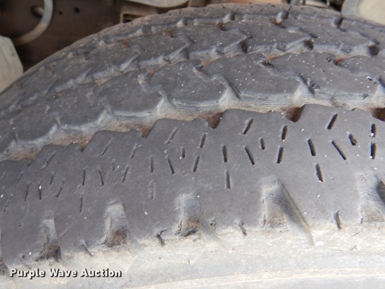 image for item IR9135 1999 Chevrolet Silverado 1500  Ext. Cab pickup truck