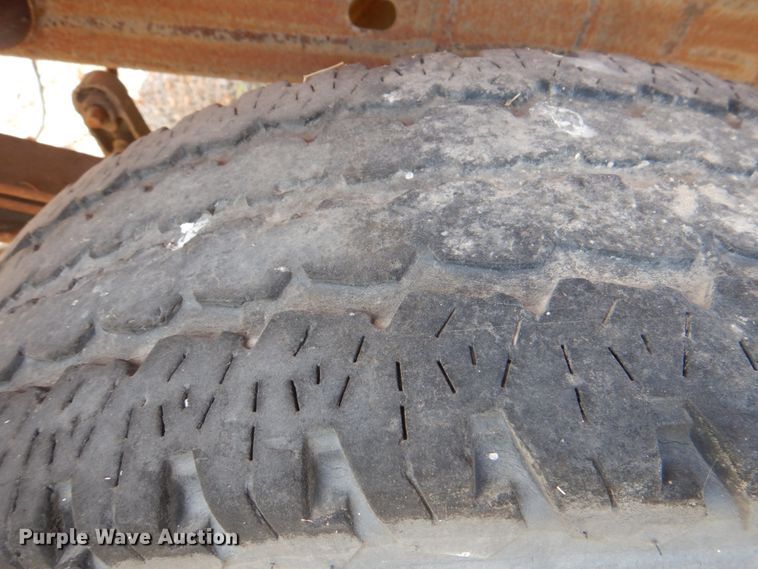 image for item IR9135 1999 Chevrolet Silverado 1500  Ext. Cab pickup truck