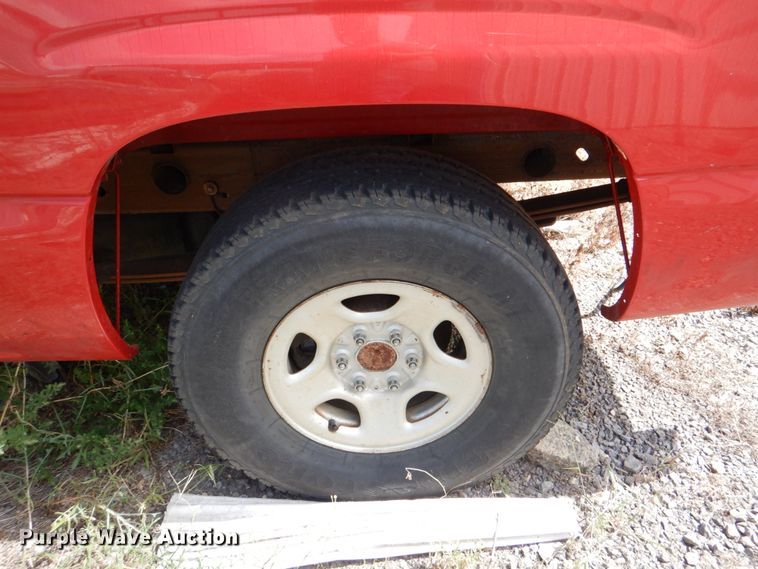 image for item IR9135 1999 Chevrolet Silverado 1500  Ext. Cab pickup truck