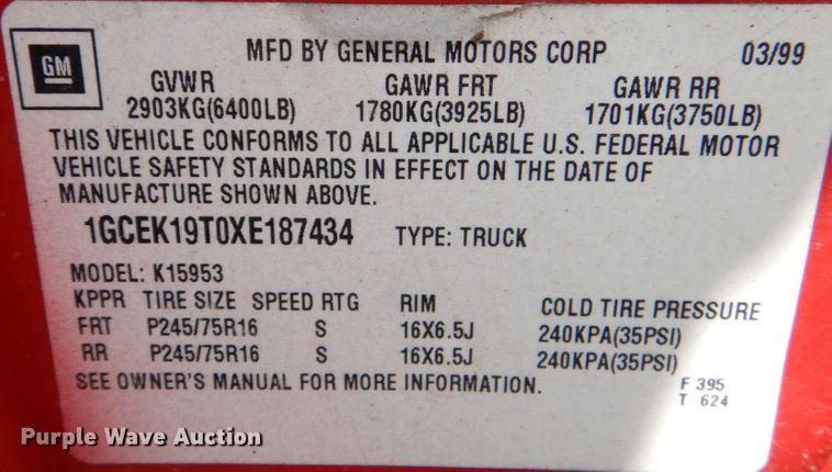 image for item IR9135 1999 Chevrolet Silverado 1500  Ext. Cab pickup truck