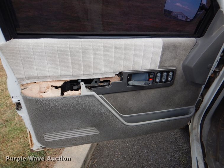 image for item IR9141 1993 Chevrolet K1500  pickup truck