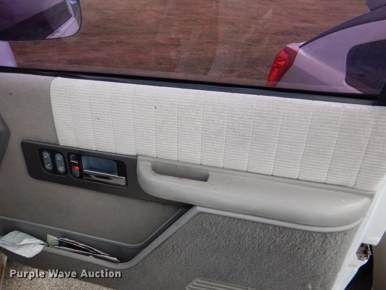 image for item IR9141 1993 Chevrolet K1500  pickup truck