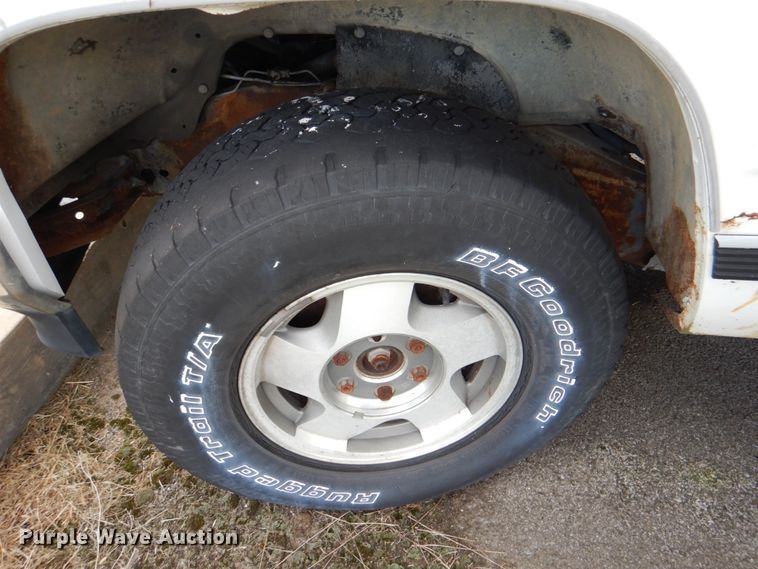 image for item IR9141 1993 Chevrolet K1500  pickup truck