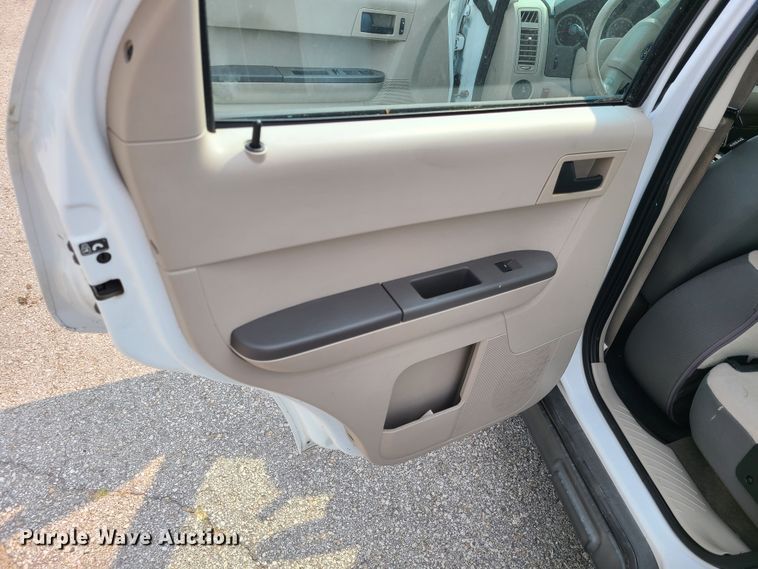 image for item IU9259 2010 Ford Escape  SUV