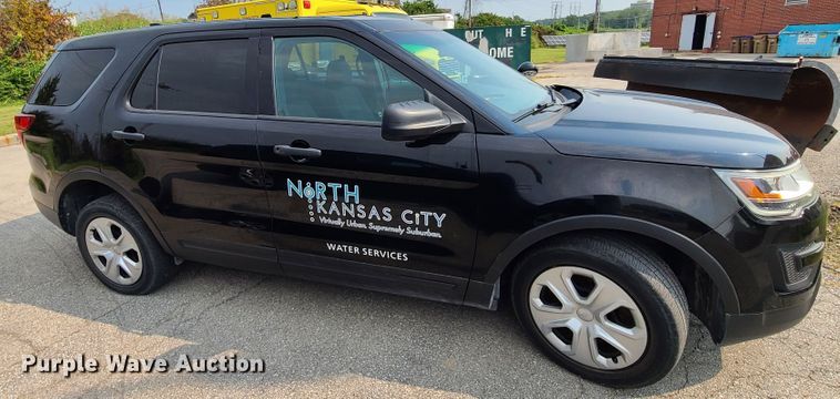 image for item IU9260 2017 Ford Explorer Police Interceptor  SUV