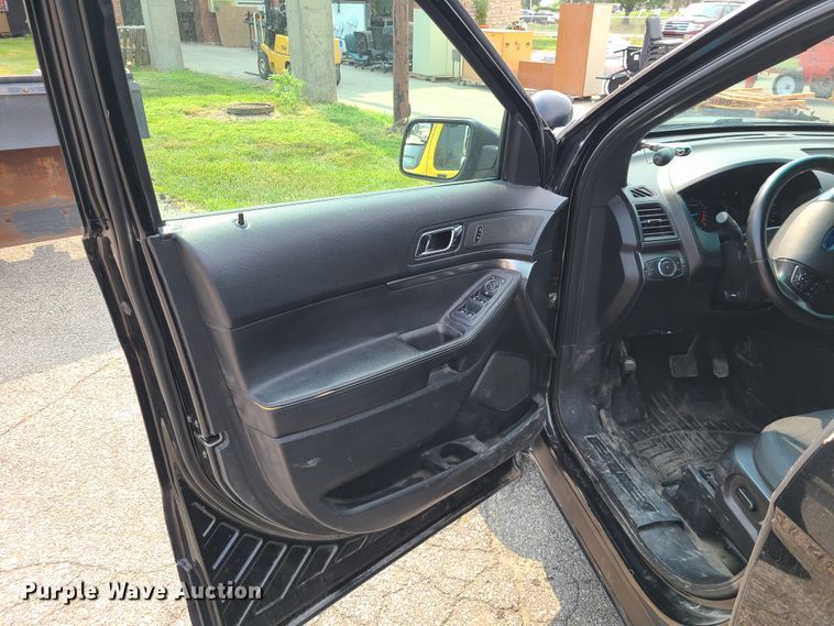 image for item IU9260 2017 Ford Explorer Police Interceptor  SUV