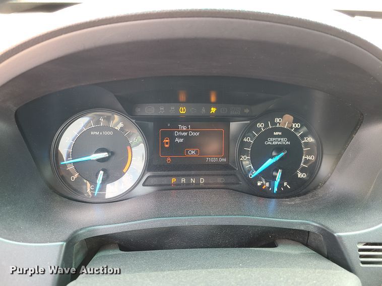 image for item IU9260 2017 Ford Explorer Police Interceptor  SUV