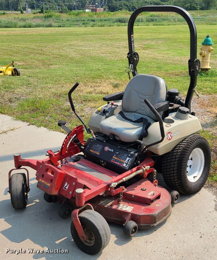image for item IU9277 Exmark  ZTR lawn mower
