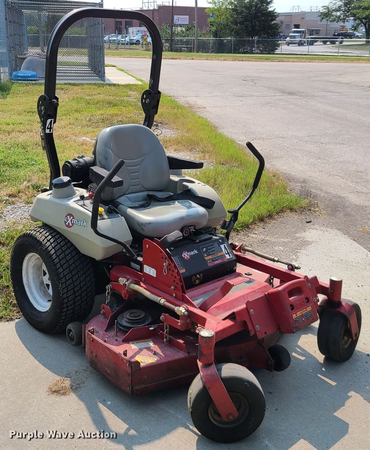 image for item IU9277 Exmark  ZTR lawn mower
