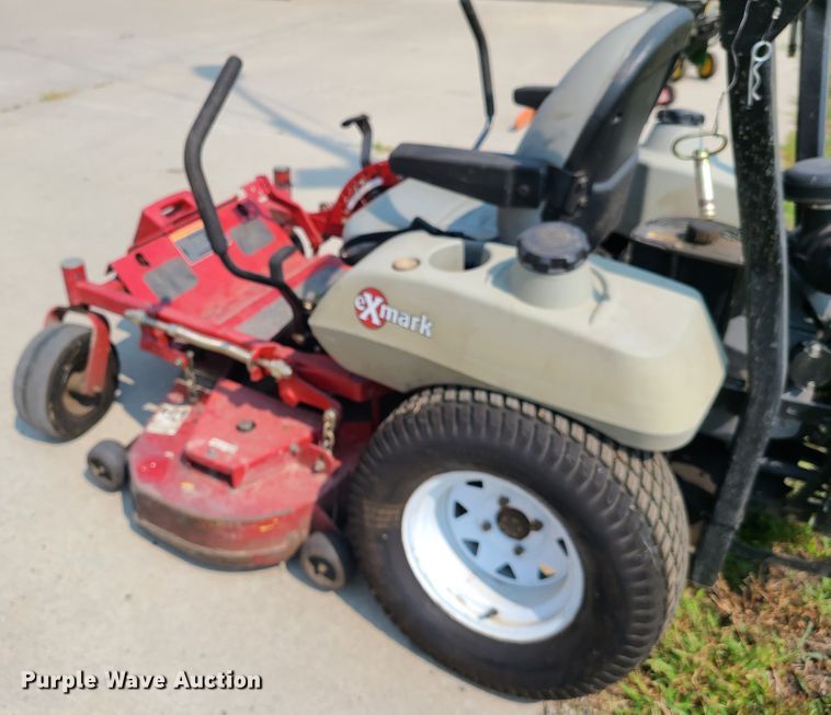 image for item IU9277 Exmark  ZTR lawn mower