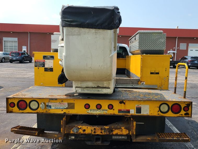 image for item IU9432 2010 Ford F550  bucket truck