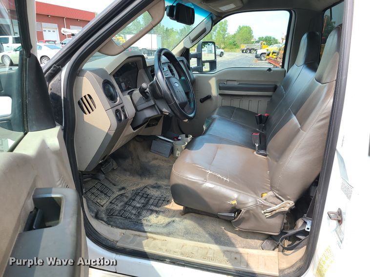 image for item IU9432 2010 Ford F550  bucket truck