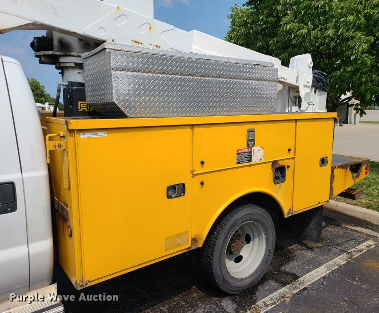 image for item IU9432 2010 Ford F550  bucket truck