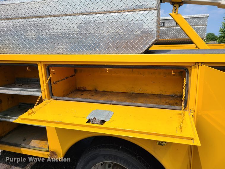 image for item IU9432 2010 Ford F550  bucket truck