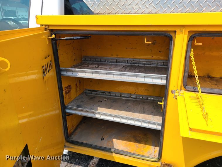 image for item IU9432 2010 Ford F550  bucket truck