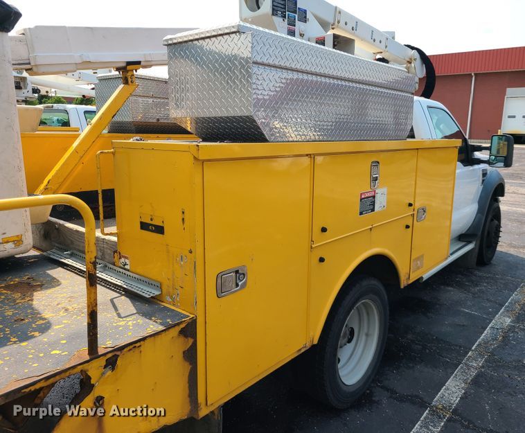 image for item IU9432 2010 Ford F550  bucket truck