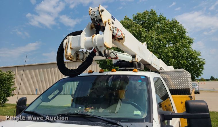 image for item IU9432 2010 Ford F550  bucket truck