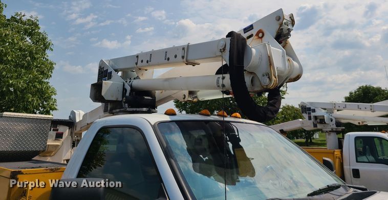image for item IU9432 2010 Ford F550  bucket truck