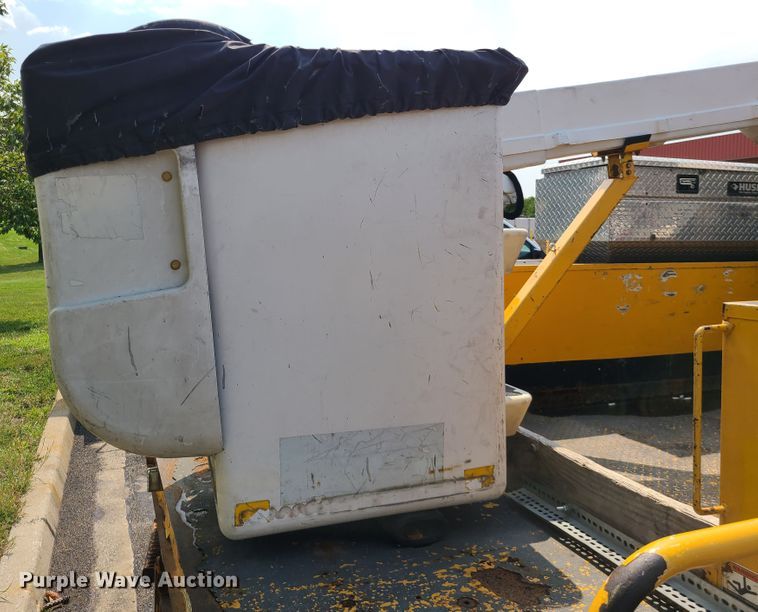 image for item IU9432 2010 Ford F550  bucket truck